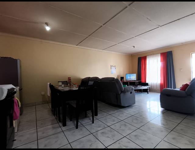 3 BEDROOM SIMPLEX FOR SALE IN GREENWOOD PARK